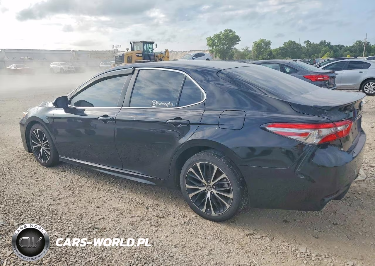 2018 Toyota Camry Se VIN:4T1B11HK1JU101975 - 2