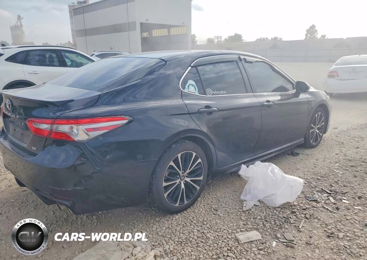 2018 Toyota Camry Se VIN:4T1B11HK1JU101975 - 3