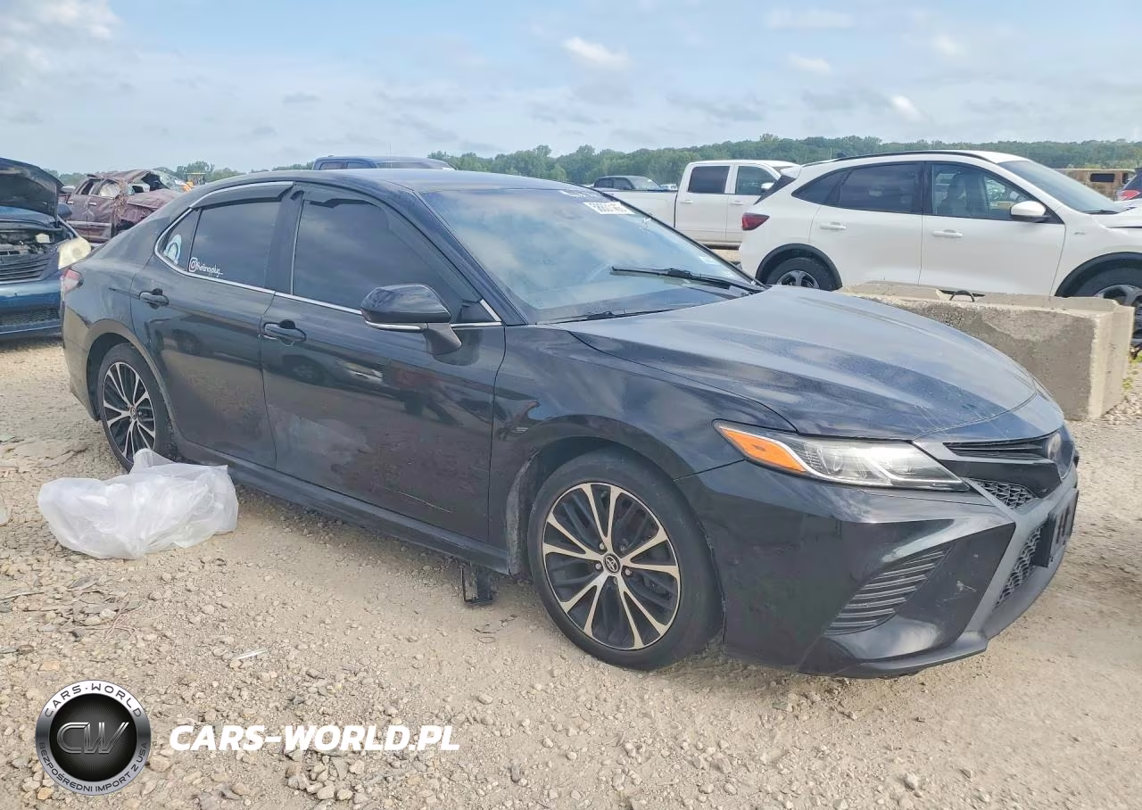 2018 Toyota Camry Se VIN:4T1B11HK1JU101975 - 4
