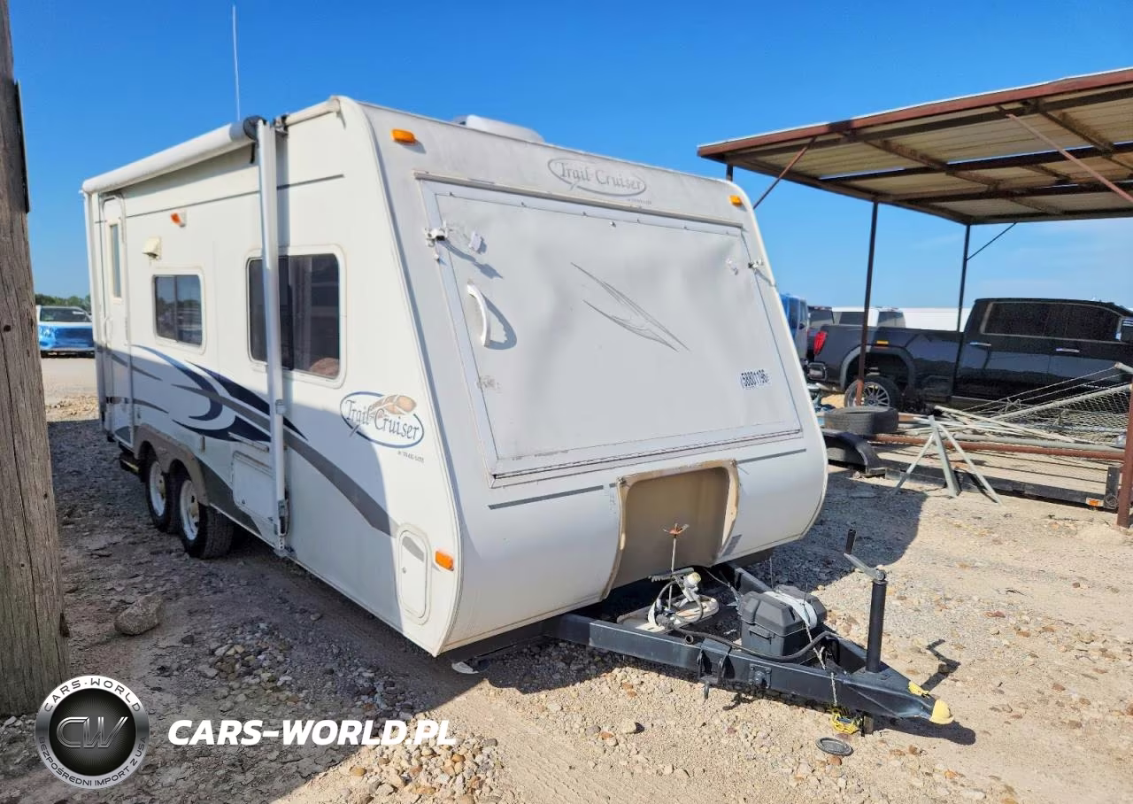 2006 R-Vision Trail Cruiser Camper