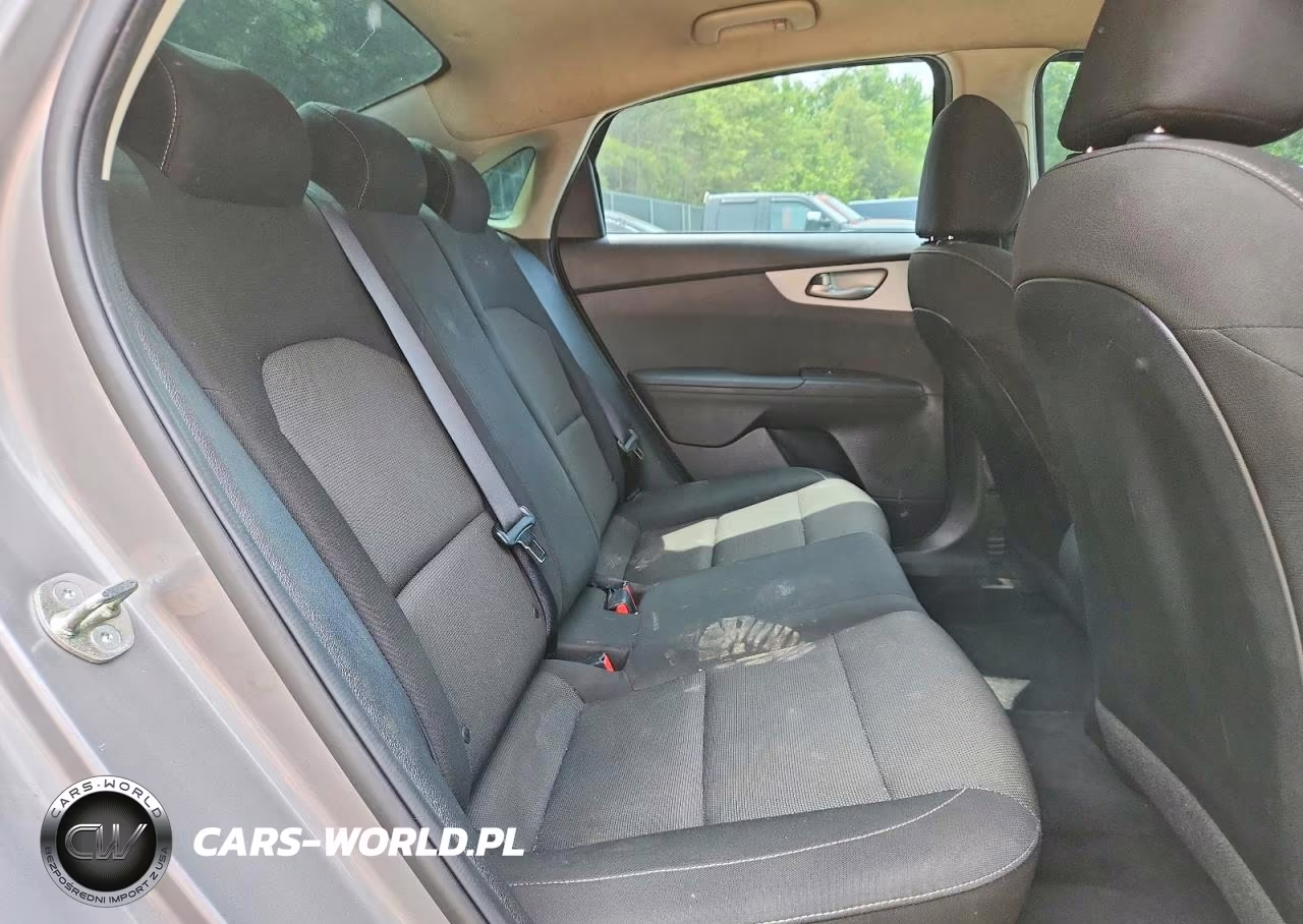 2023 Kia Forte Lxs VIN:3KPF24AD6PE672272 - 10