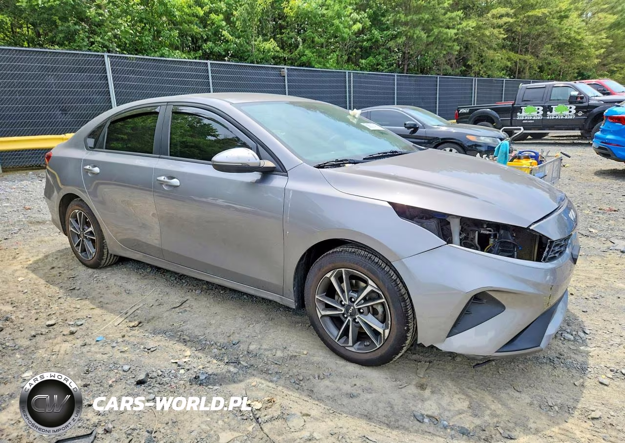 2023 Kia Forte Lxs VIN:3KPF24AD6PE672272 - 4
