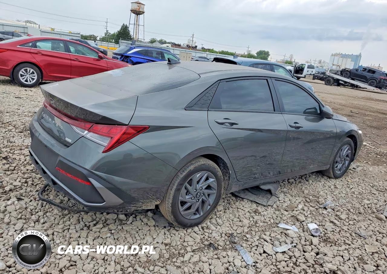 2024 Hyundai Elantra Hybrid Blue VIN:KMHLM4DJ9RU101163 - 3