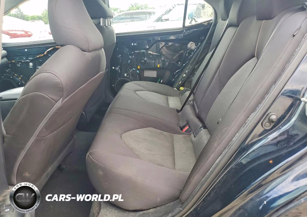 2019 Toyota Camry Le VIN:4T1B11HK3KU255007 - 10