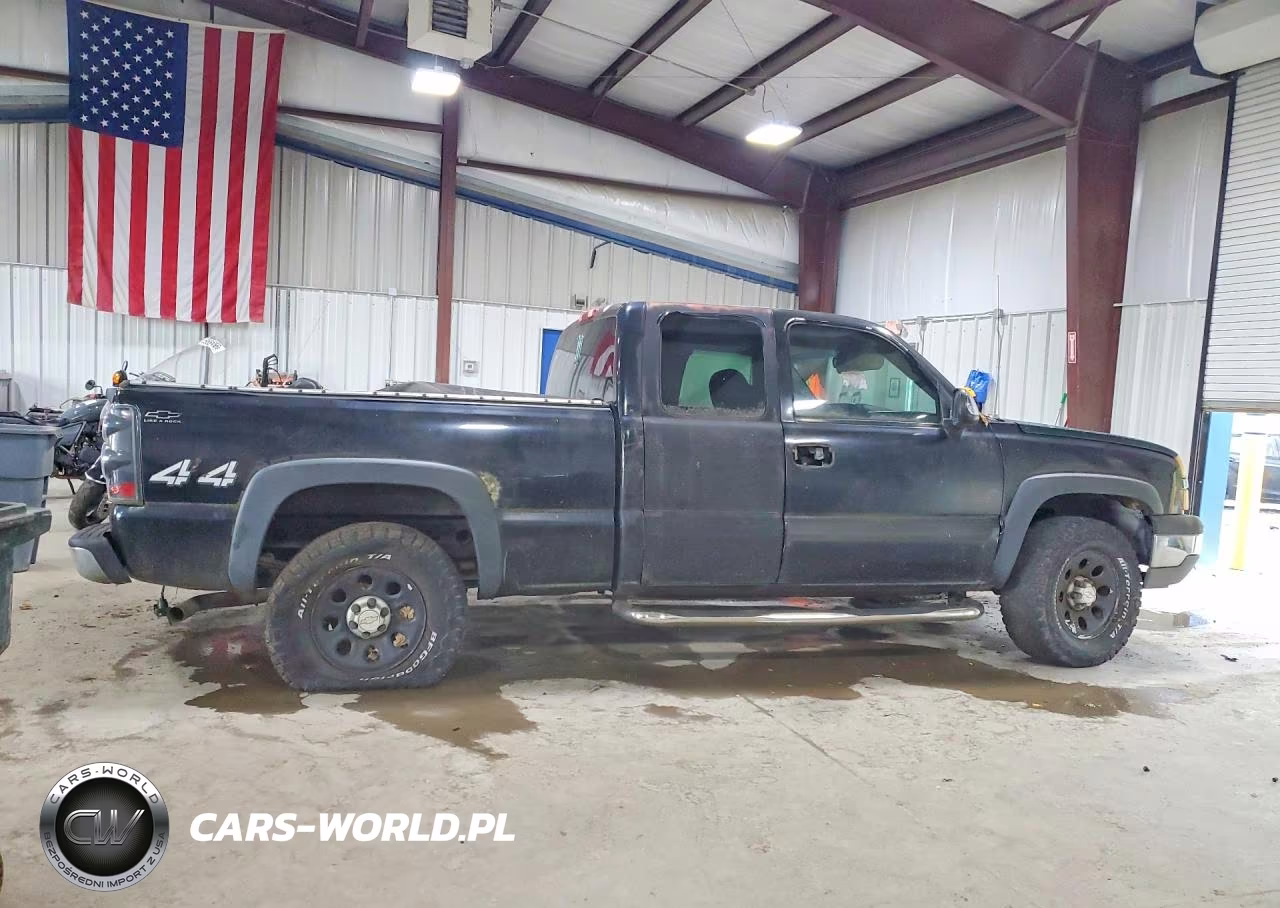 2003 Chevrolet Silverado K1500 VIN:2GCEK19T931184818 - 3