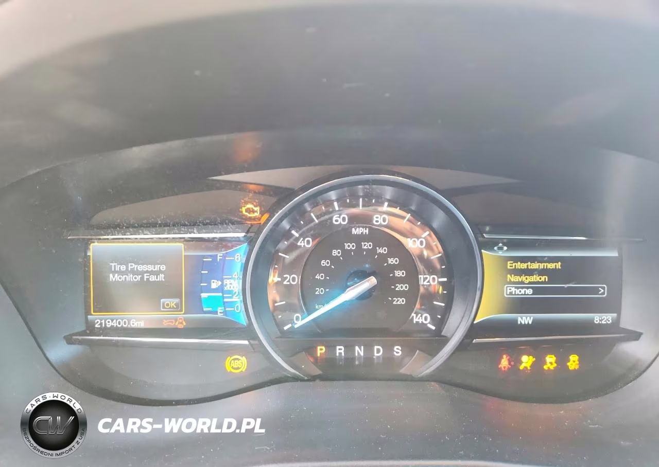 2016 Ford Explorer Sport VIN:1FM5K8GT3GGA25423 - 9