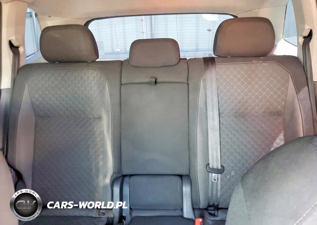 2018 Volkswagen Tiguan S VIN:3VV0B7AX4JM017026 - 10