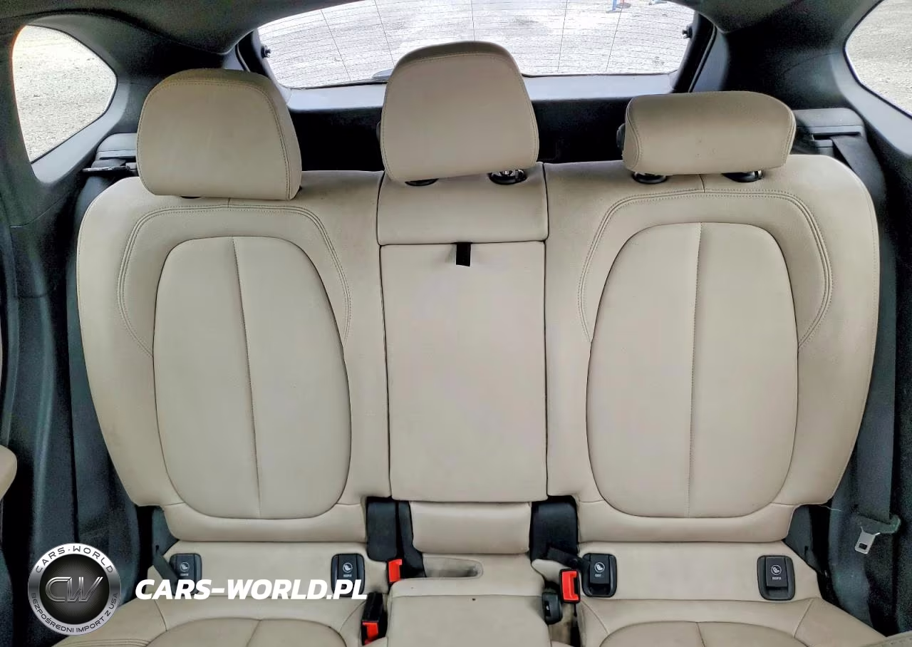 2018 BMW X1 Sdrive28I VIN:WBXHU7C33J3H43750 - 10