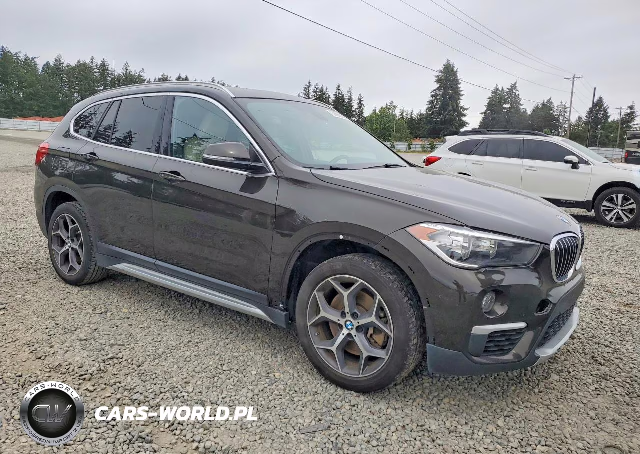 2018 BMW X1 Sdrive28I VIN:WBXHU7C33J3H43750 - 4