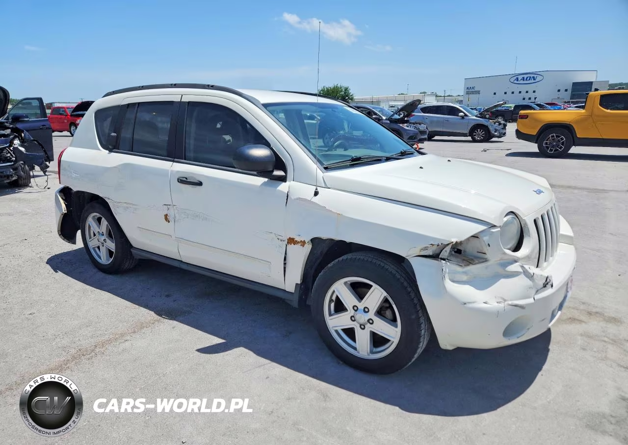 2008 Jeep Compass Sport VIN:1J8FT47W88D525758 - 4