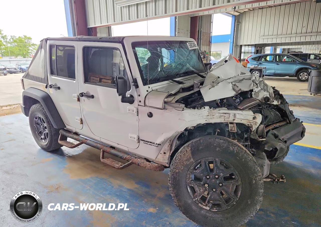 2015 Jeep Wrangler Unlimited Sport VIN:1C4BJWDG2FL721122 - 4