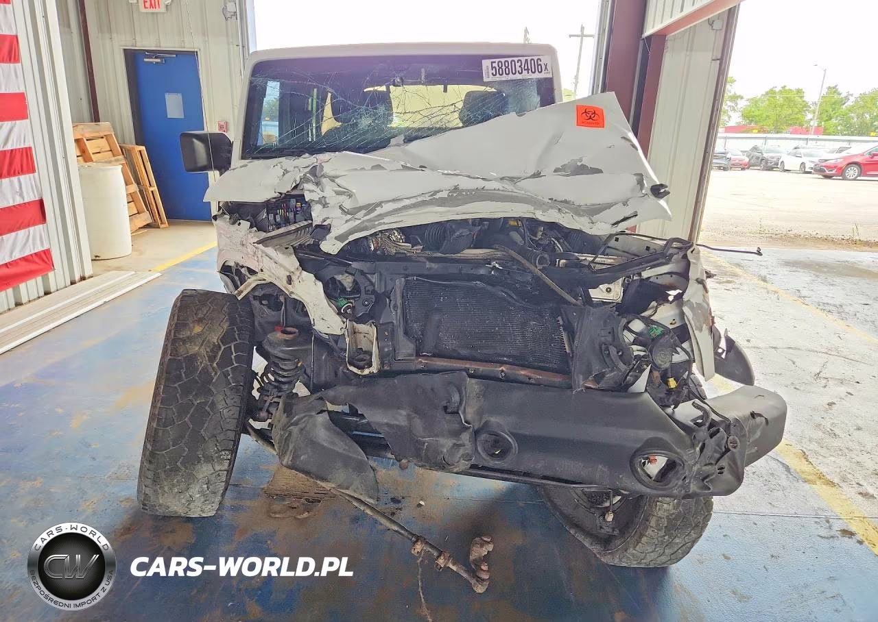 2015 Jeep Wrangler Unlimited Sport VIN:1C4BJWDG2FL721122 - 5