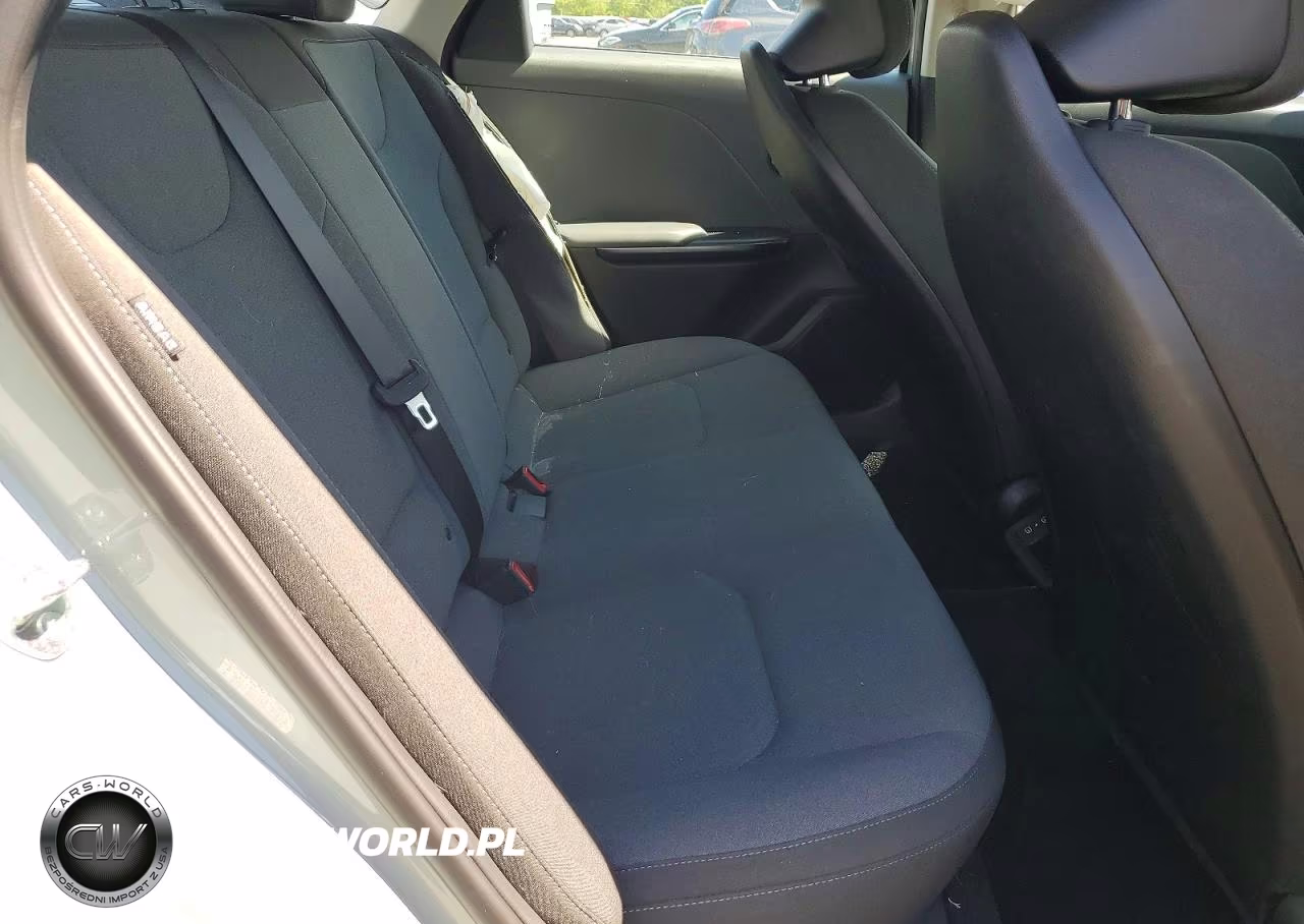 2025 Kia K4 Lxs VIN:3KPFT4DEXSE196313 - 10