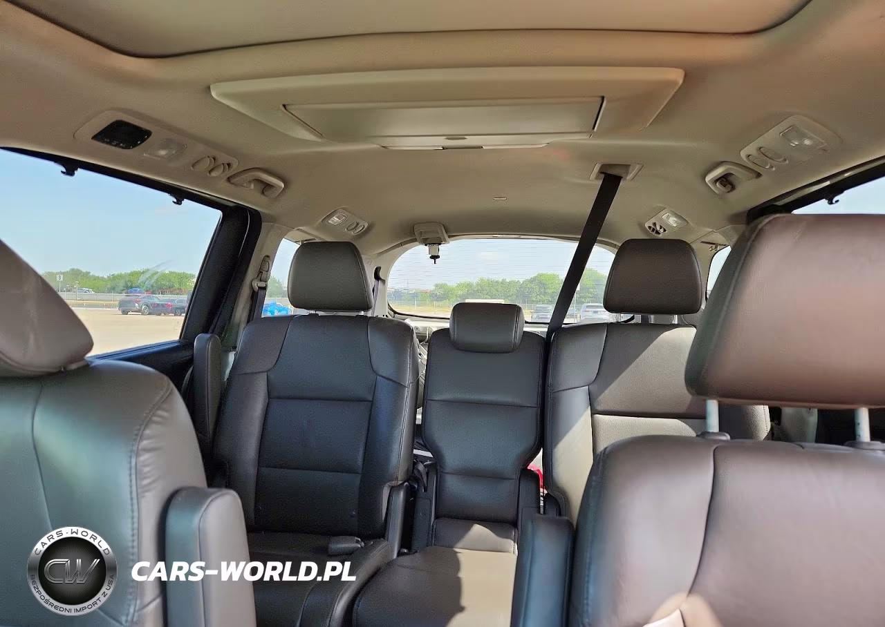 2015 Honda Odyssey Touring VIN:5FNRL5H98FB019629 - 10
