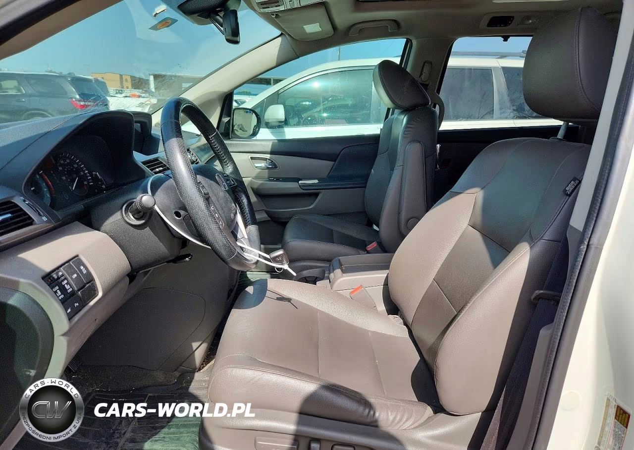 2015 Honda Odyssey Touring VIN:5FNRL5H98FB019629 - 7