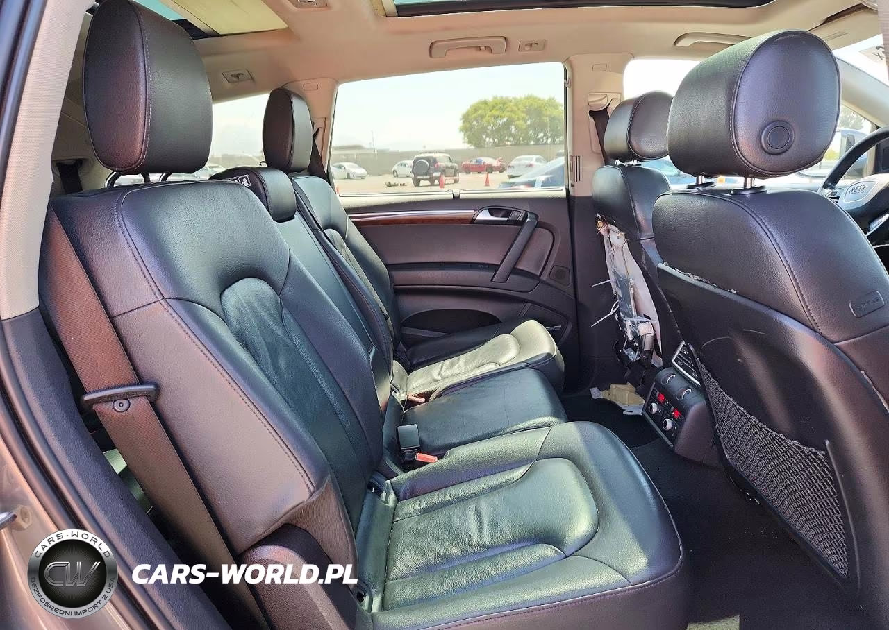 2015 Audi Q7 Premium Plus VIN:WA1LGAFE3FD030056 - 11