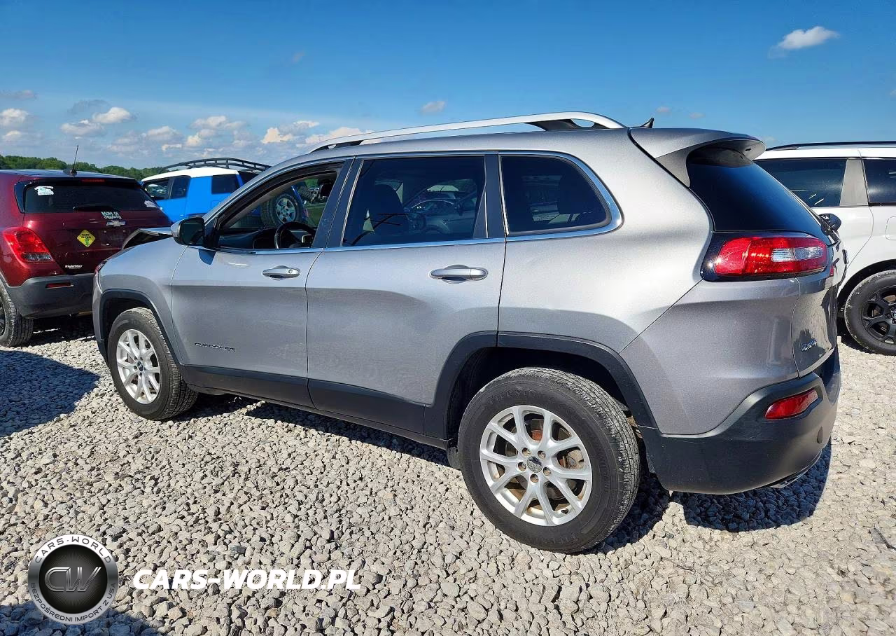 2015 Jeep Cherokee Latitude VIN:1C4PJMCS0FW795492 - 2