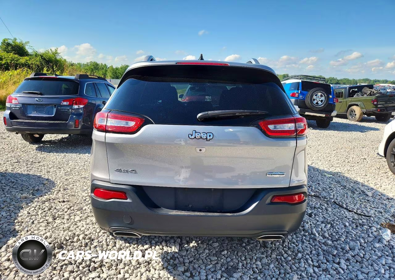 2015 Jeep Cherokee Latitude VIN:1C4PJMCS0FW795492 - 6