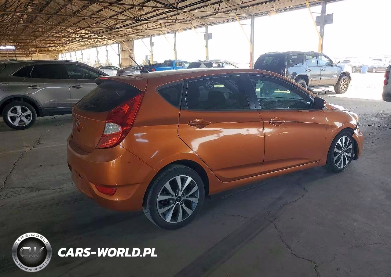 2015 Hyundai Accent Sport VIN:KMHCU5AE5FU217680 - 3