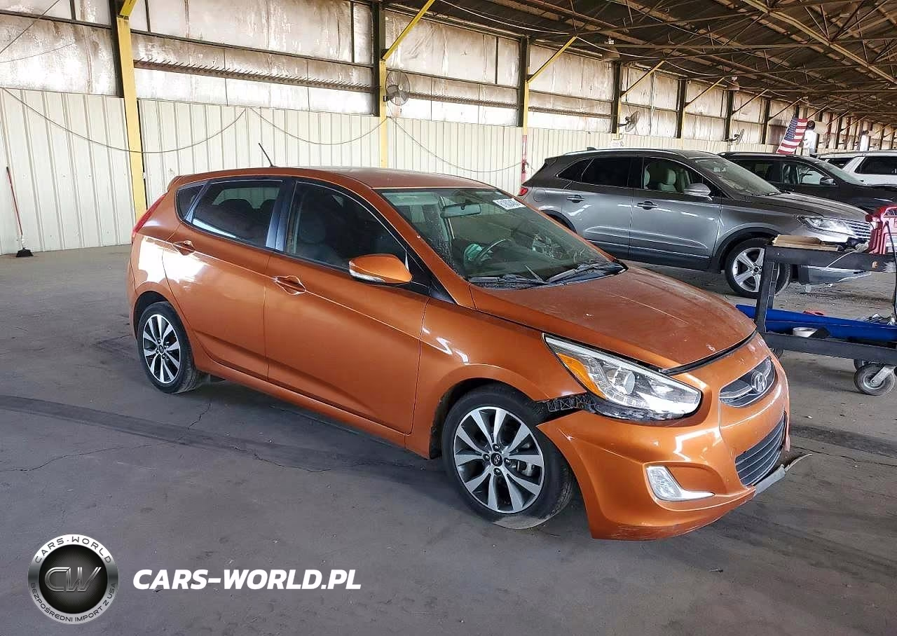 2015 Hyundai Accent Sport VIN:KMHCU5AE5FU217680 - 4