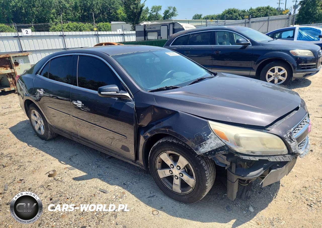 2013 Chevrolet Malibu Ls VIN:1G11B5SA0DF346806 - 4