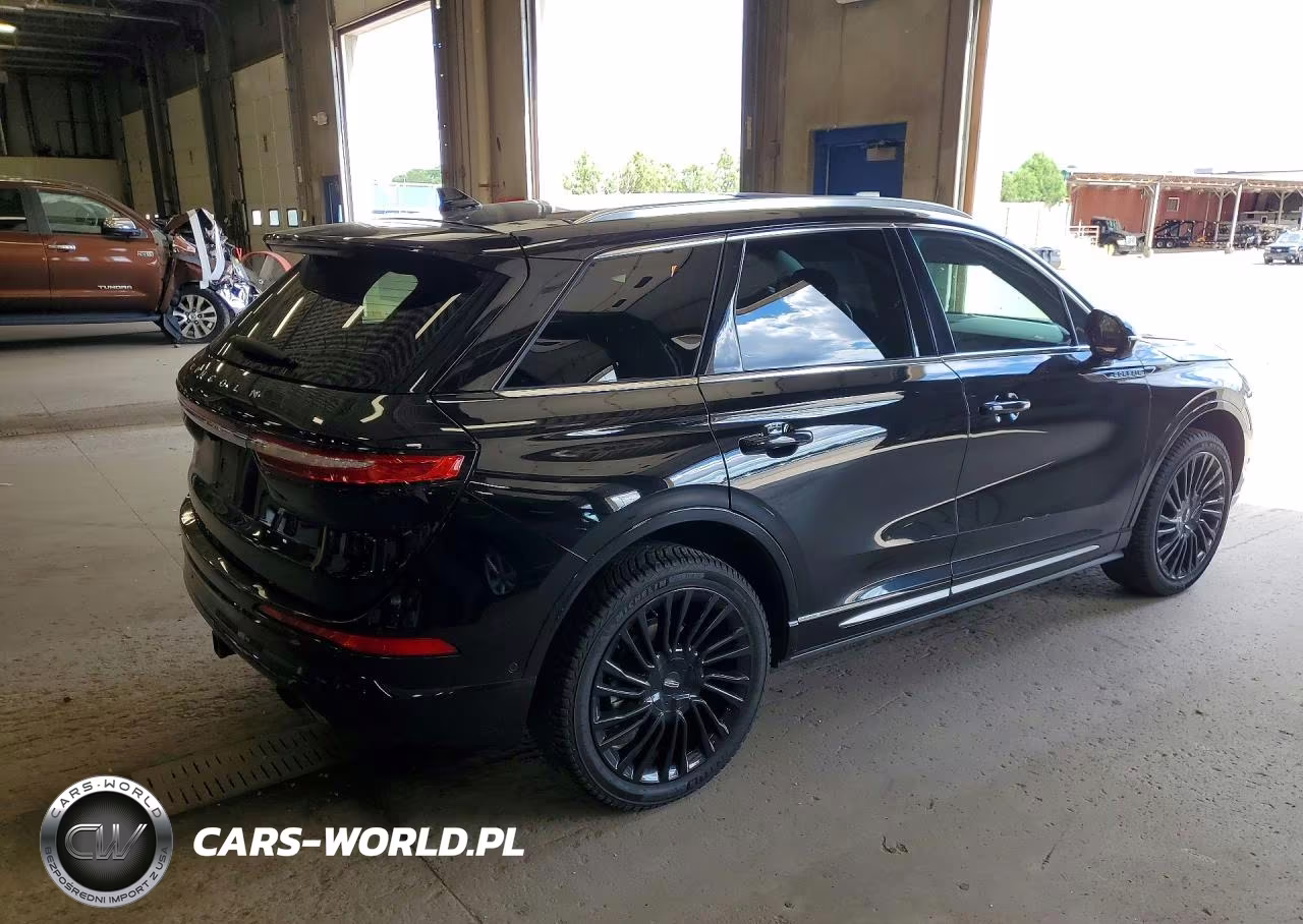 2021 Lincoln Corsair Reserve VIN:5LMCJ2D96MUL13043 - 3