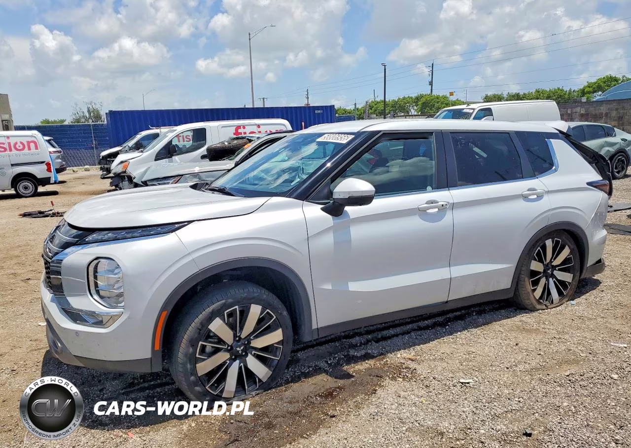 2025 Mitsubishi Outlander Se – zdjęcie 1 z 14