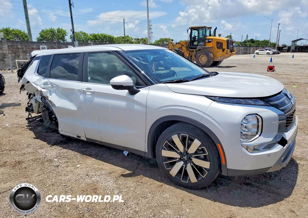 2025 Mitsubishi Outlander Se VIN:JA4J3VA88SZ014640 - 4