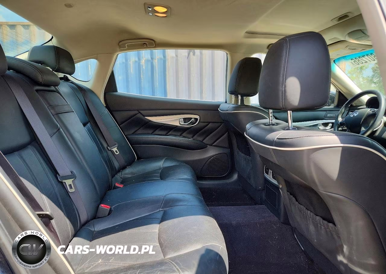 2018 Infiniti Q70L 3.7 Luxe VIN:JN1BY1PR6JM370037 - 10