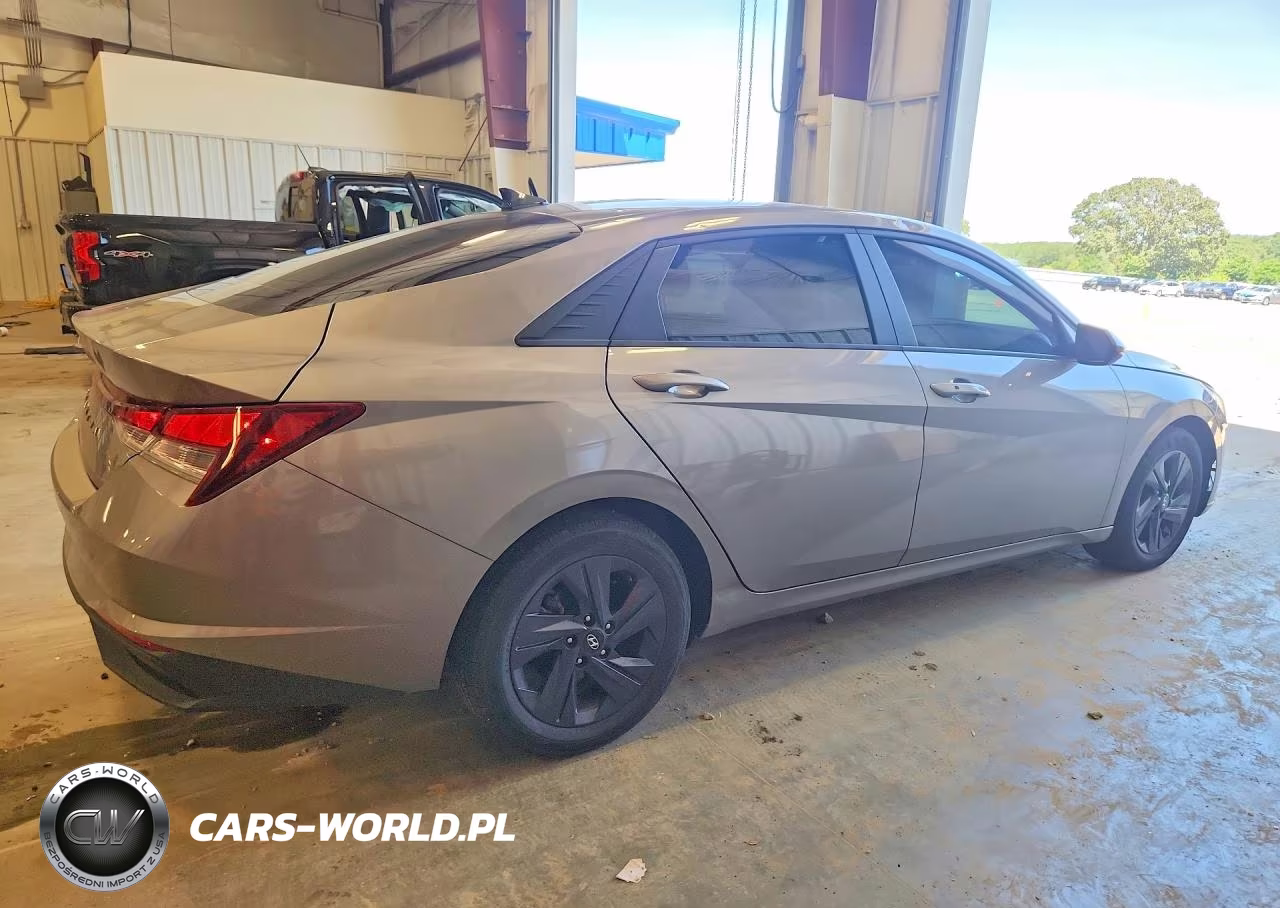 2022 Hyundai Elantra Sel VIN:KMHLM4AG2NU264174 - 3