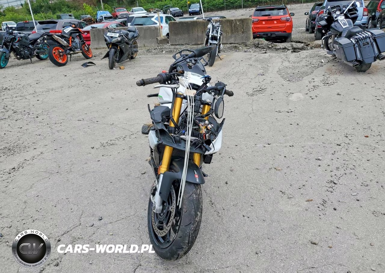 2022 Aprilia Tuono V4 1100 VIN:ZD4KZUA09NS000373 - 2