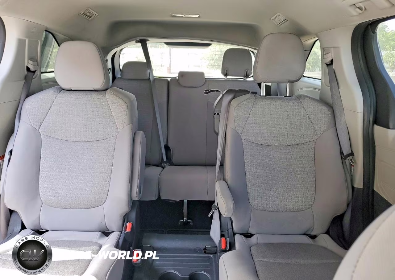 2023 Toyota Sienna Le VIN:5TDBRKEC1PS160361 - 10
