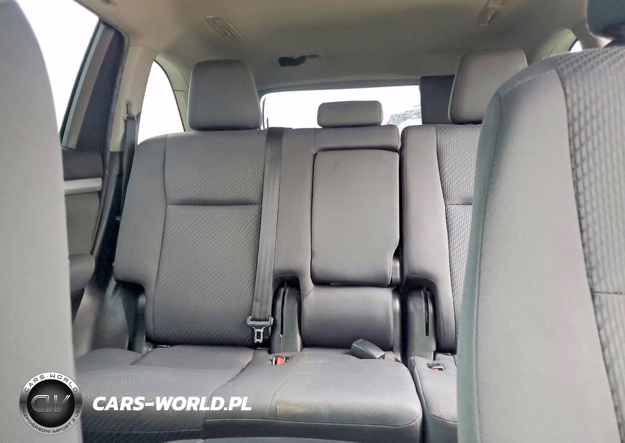 2019 Toyota Highlander Le VIN:5TDZARFH6KS052755 - 10