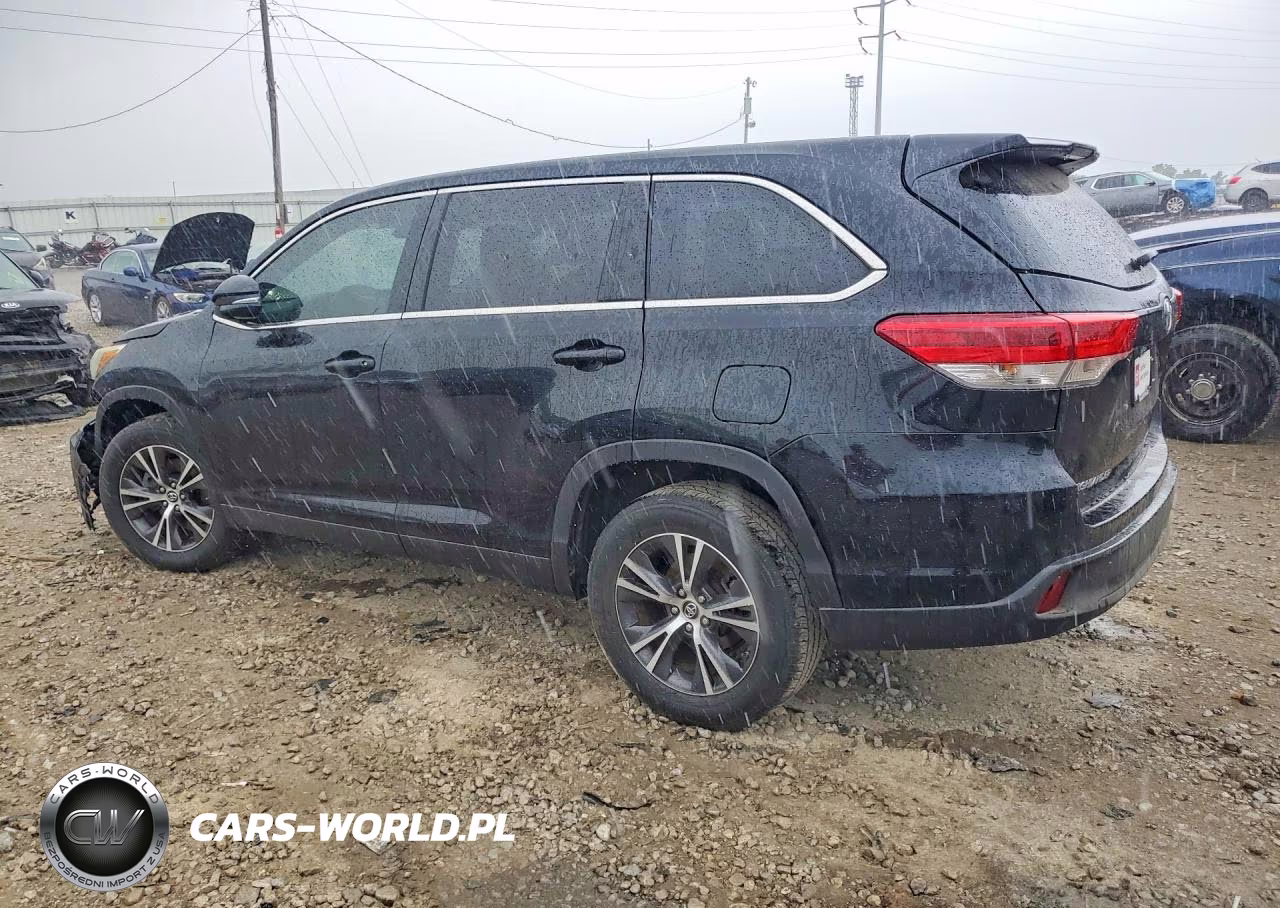 2019 Toyota Highlander Le VIN:5TDZARFH6KS052755 - 2