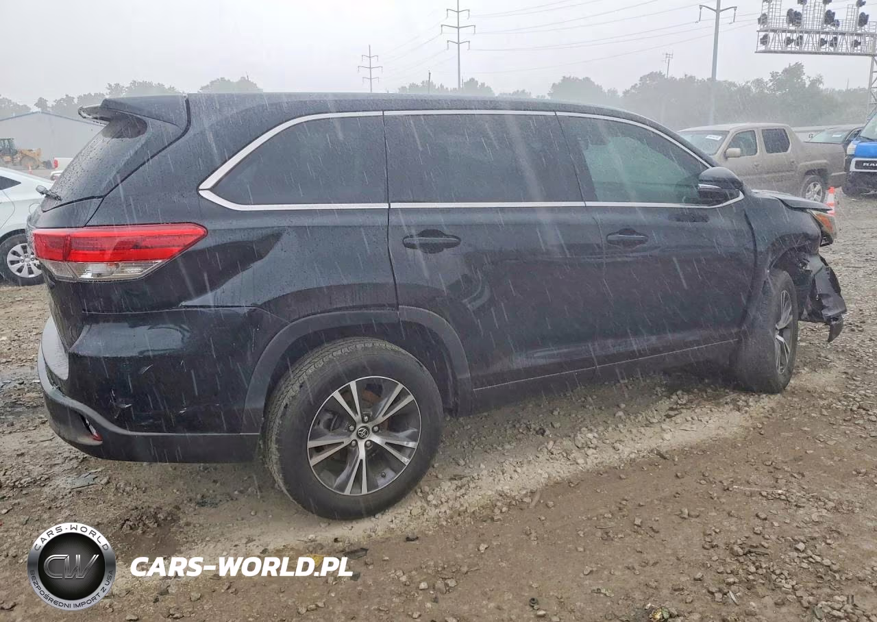 2019 Toyota Highlander Le VIN:5TDZARFH6KS052755 - 3