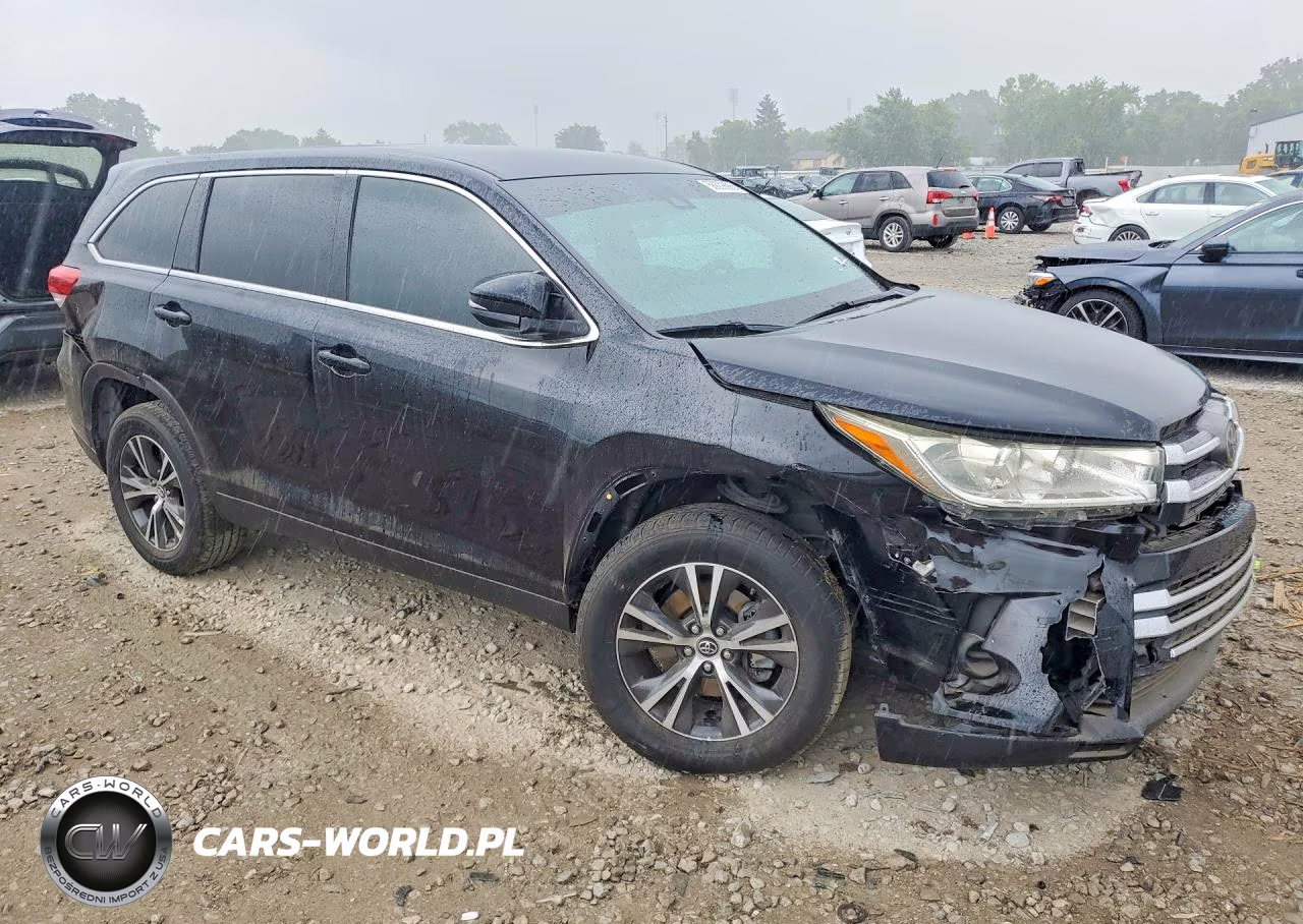 2019 Toyota Highlander Le VIN:5TDZARFH6KS052755 - 4