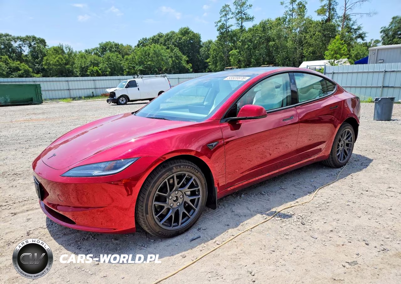 2026 Tesla Model 3 – zdjęcie 1 z 13