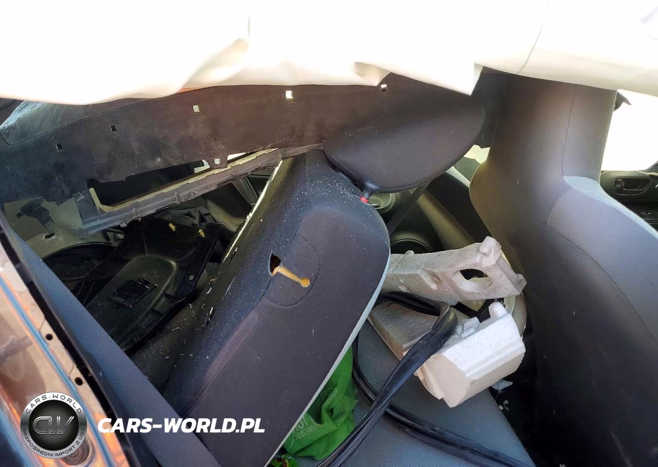 2018 Toyota Prius C One VIN:JTDKDTB38J1608463 - 10