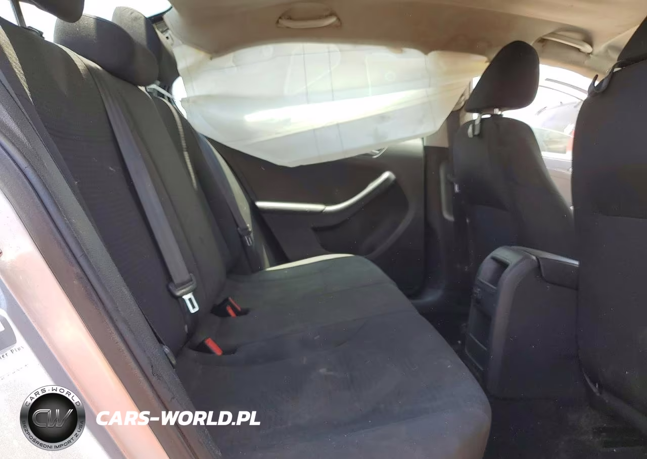 2016 Volkswagen Jetta S VIN:3VW267AJ2GM305124 - 10