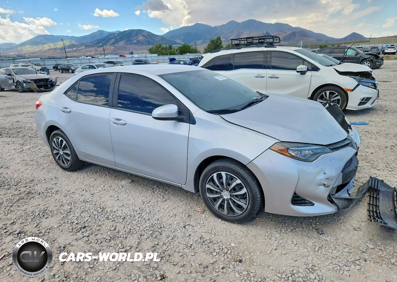 2017 Toyota Corolla Le VIN:2T1BURHE5HC760525 - 4