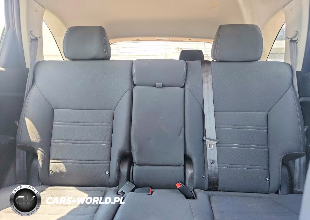 2019 Kia Sorento L VIN:5XYPG4A31KG581158 - 10