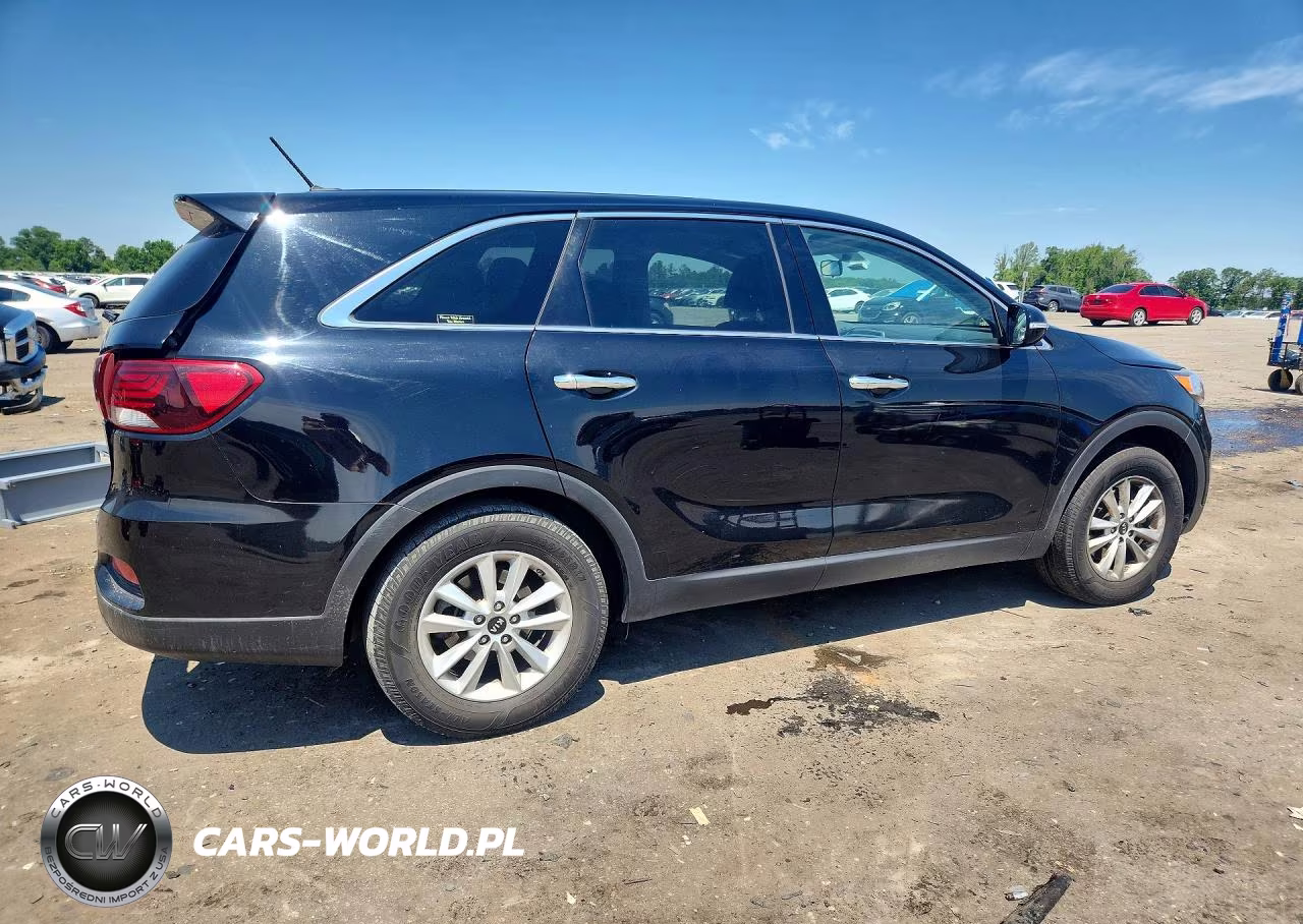 2019 Kia Sorento L VIN:5XYPG4A31KG581158 - 3