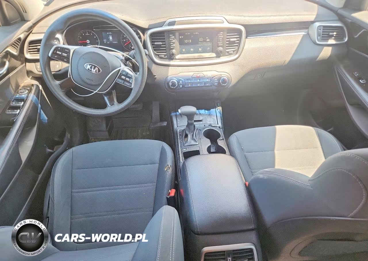 2019 Kia Sorento L VIN:5XYPG4A31KG581158 - 8