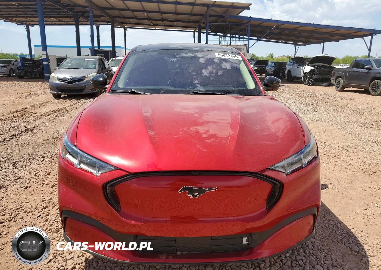 2022 Ford Mustang Mach-E Premium VIN:3FMTK3R78NMA28833 - 5