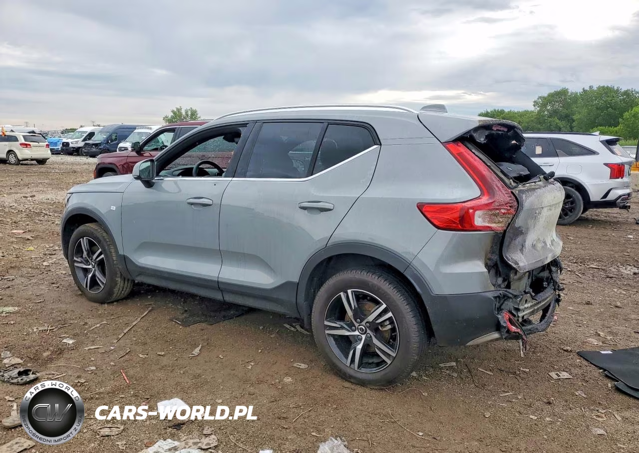 2025 Volvo Xc40 Core VIN:YV4L12UJ0S2477704 - 2