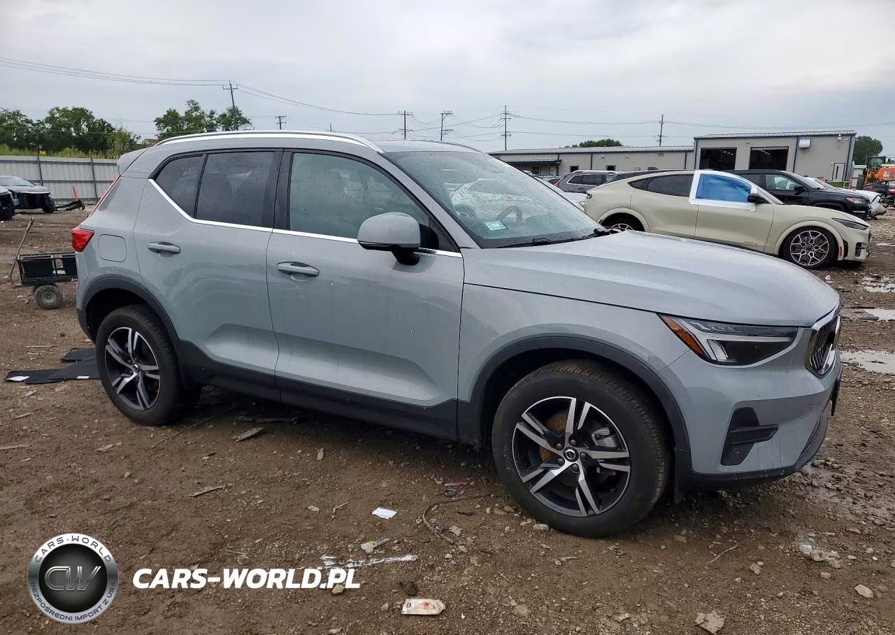 2025 Volvo Xc40 Core VIN:YV4L12UJ0S2477704 - 4