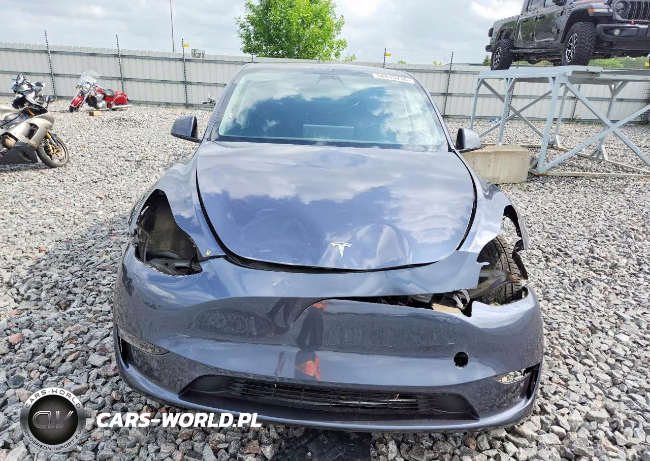 2023 Tesla Model Y VIN:7SAYGDEE0PF596512 - 5