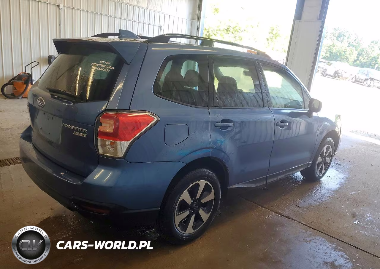 2017 Subaru Forester 2.5I Premium VIN:JF2SJAEC9HH568910 - 3