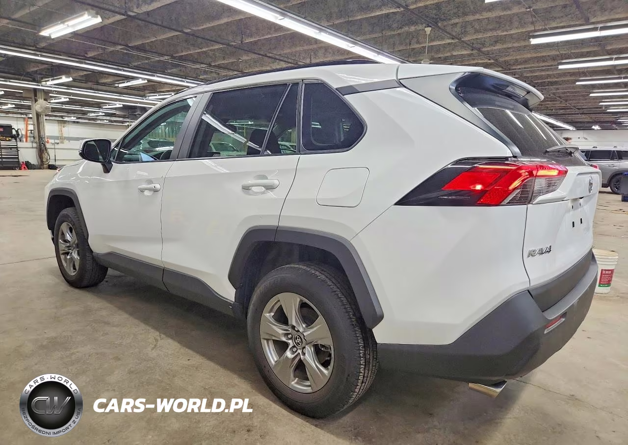 2024 Toyota Rav4 Xle VIN:2T3P1RFV5RC426912 - 2