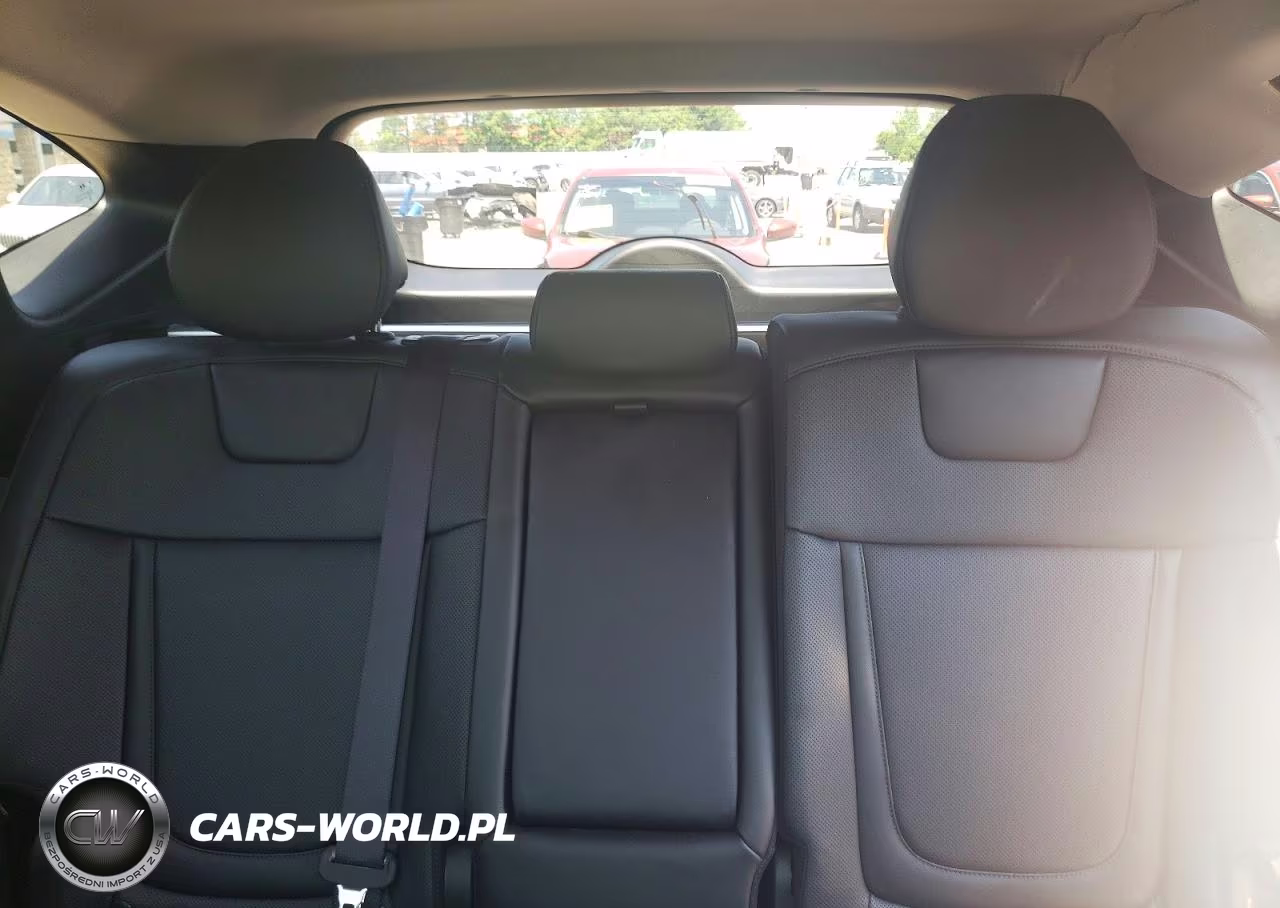 2026 Hyundai Tucson Hybrid Limited VIN:KM8JEDD17TU418323 - 10